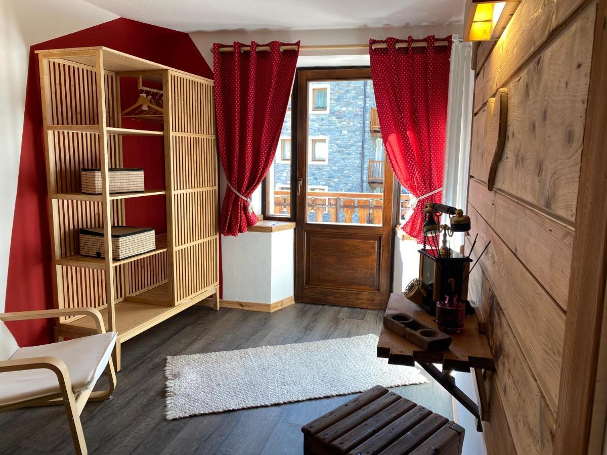 Maison Rongier nel centro di Cogne Esterno foto