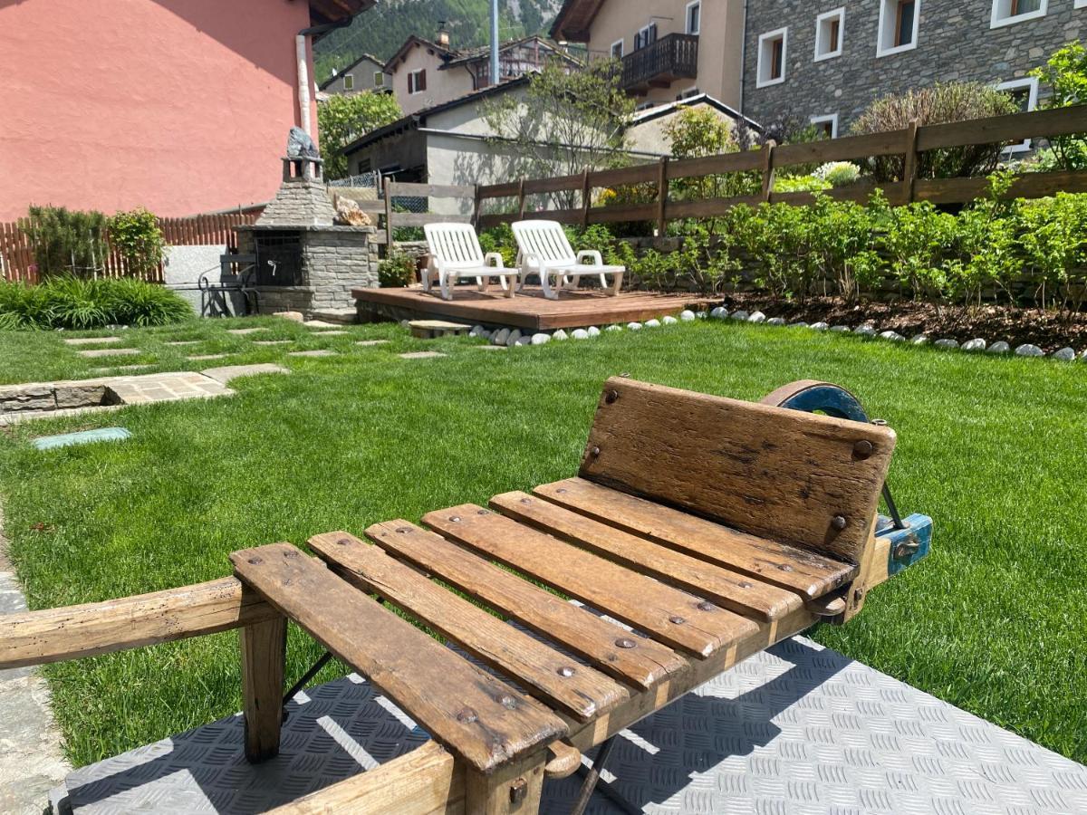 Maison Rongier nel centro di Cogne Esterno foto